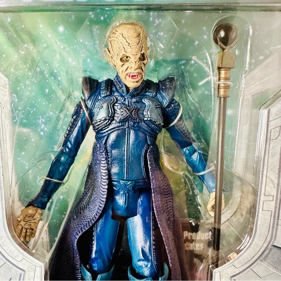 Star Trek Nemesis VICEROY with Ceremonial Reman Staff Art Asylum 2002 NEW SEALED - Picture 3 of 9